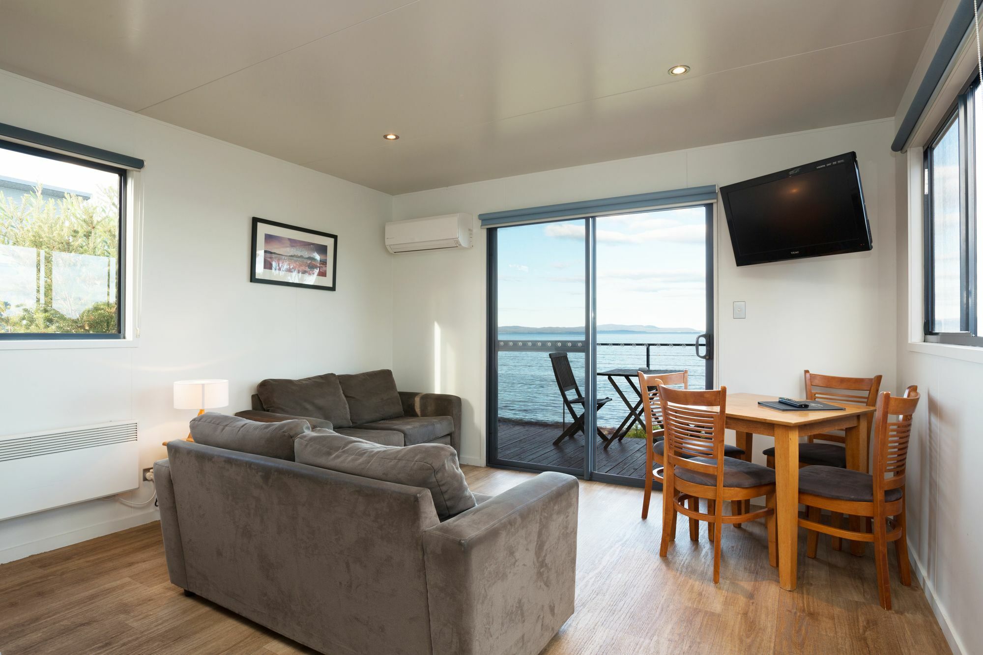 Swansea Beach Chalets Екстериор снимка